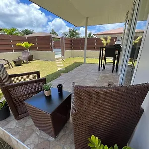 https://jorsen-house-tahiti-bungalow-confortable.frenchpolynesia-hotels.com